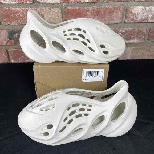 Yeezy Foam RNNR Ararat