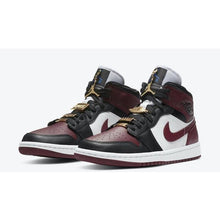 Load image into Gallery viewer, Jordan 1 Mid SE Gold Pendants
